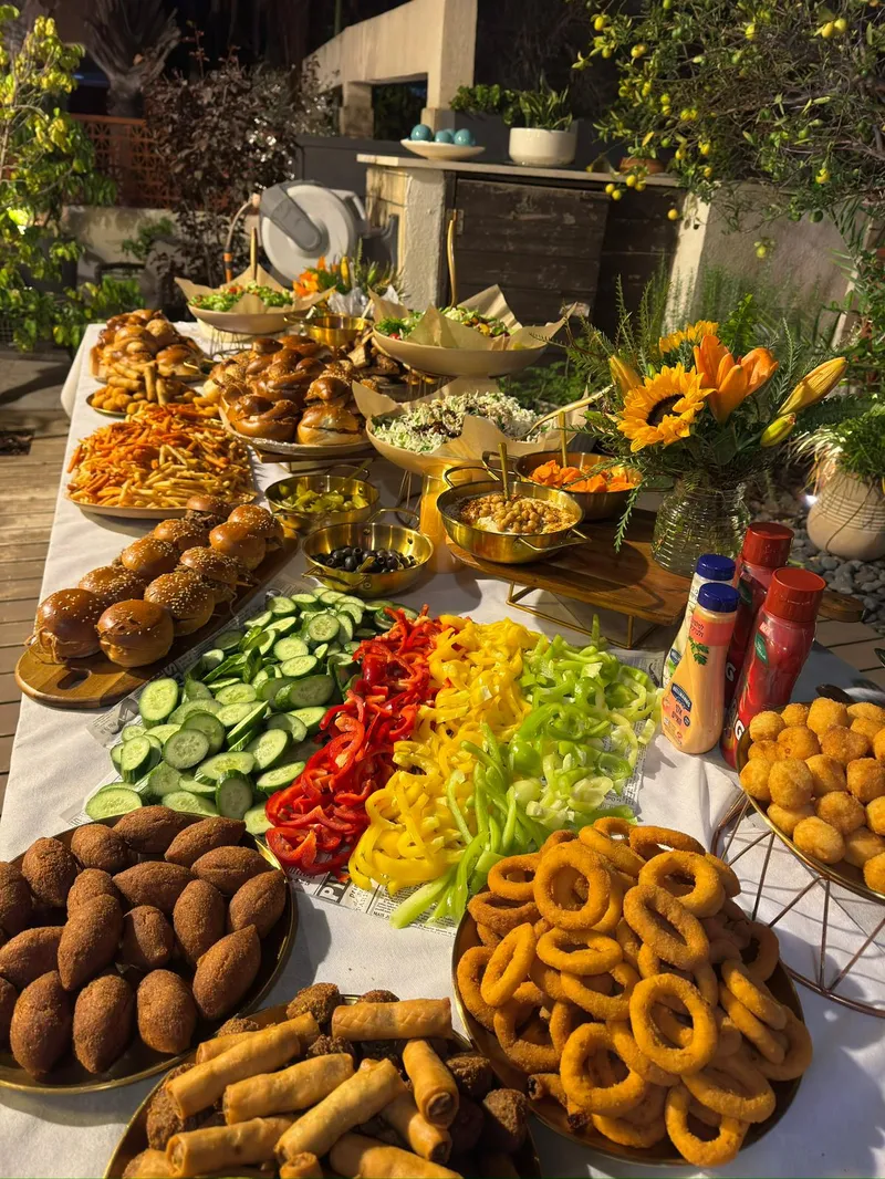 שולחן שוק מוכן להגשה