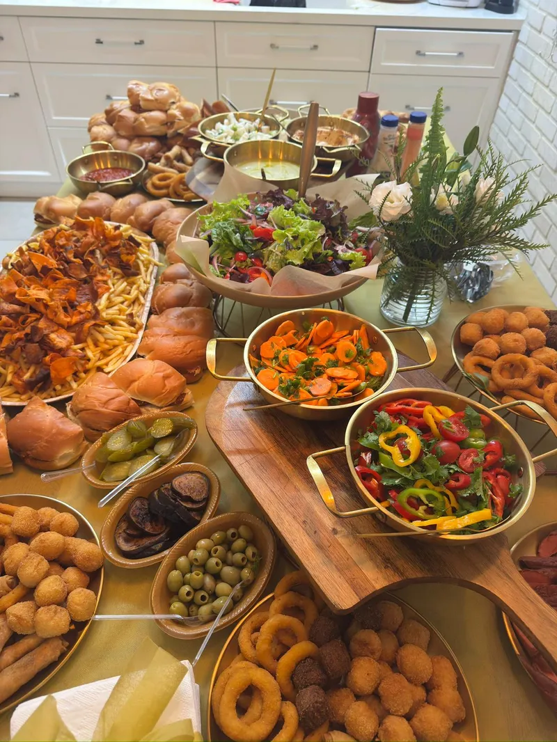 שולחן שוק חלבי לשבת