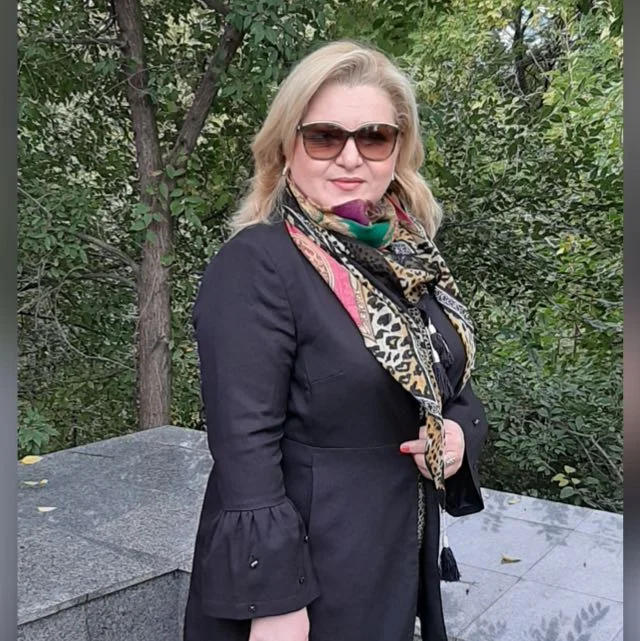 שרית דברשוילי — מייסדת שולחן שוק, שפית קייטרינג שולחנות שוק